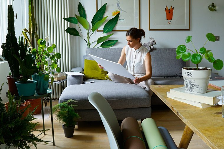Al via la comunicazione social di Etsy, a inaugurarla è la visual artist Bernulia
