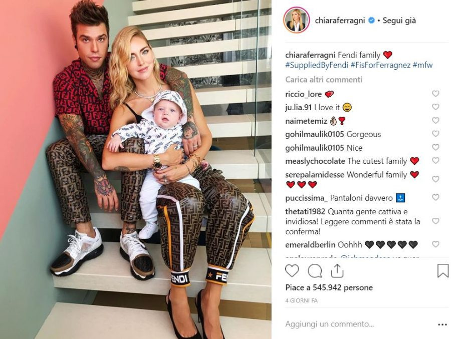 MFW: tra i brand moda svetta Versace. Tra le influencer la regina è Chiara Ferragni