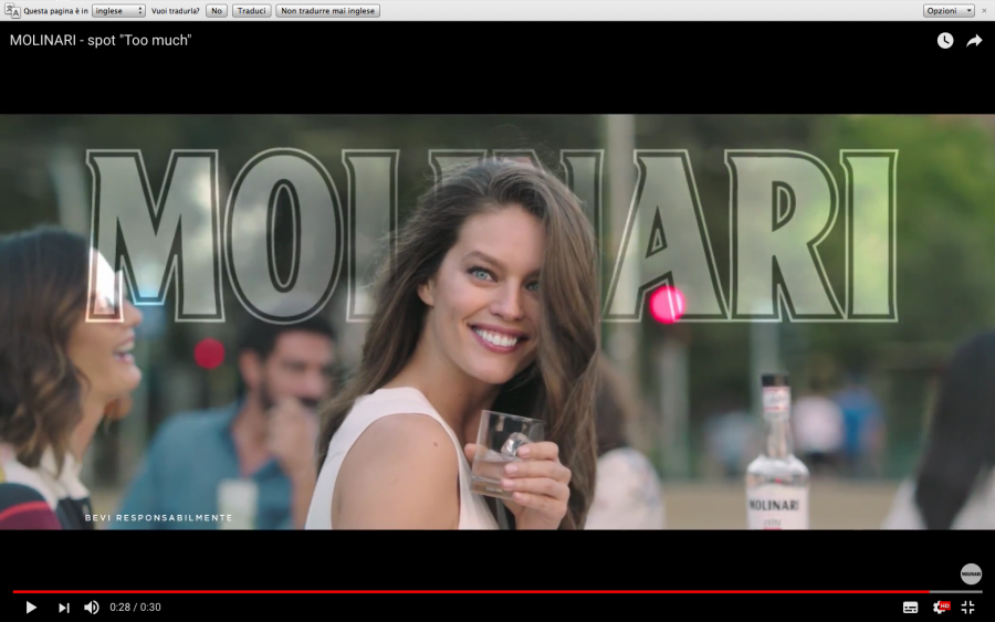 Molinari, insieme a KleinRusso, lancia la nuova campagna “Too Much”. Guest star, la top model Emily DiDonato