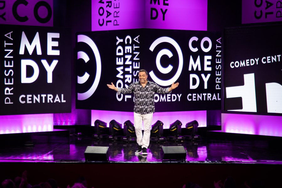 “Comedy Central Presenta”: oggi alle 21 sul canale di VIMNI lo spettacolo inedito, in prima visione, di Gabriele Cirilli