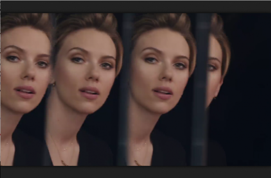 Huawei, sfida tra Scarlett Johansson e Henry Cavill