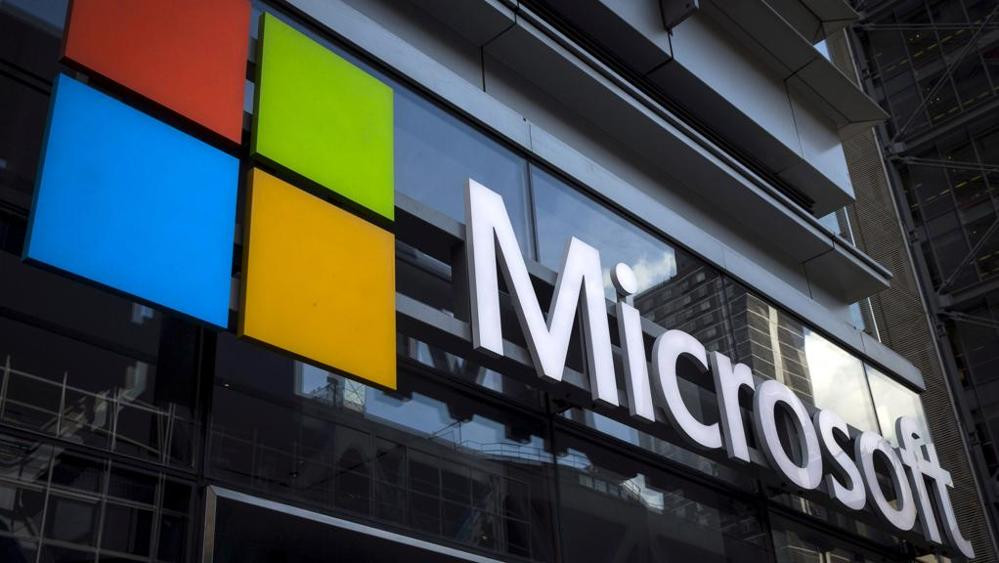 Microsoft brinda alla chiusura dell'anno fiscale