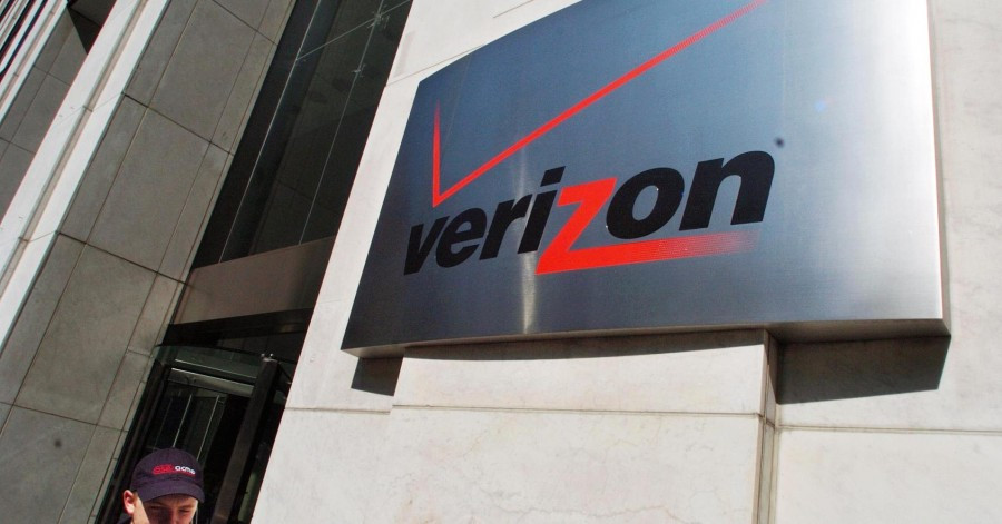 Verizon acquisisce Yahoo per 4,8 miliardi cash