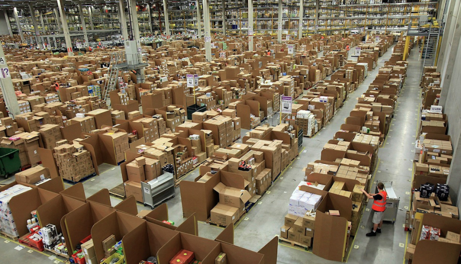 Amazon, pronti 150 milioni per  il secondo centro di distribuzione