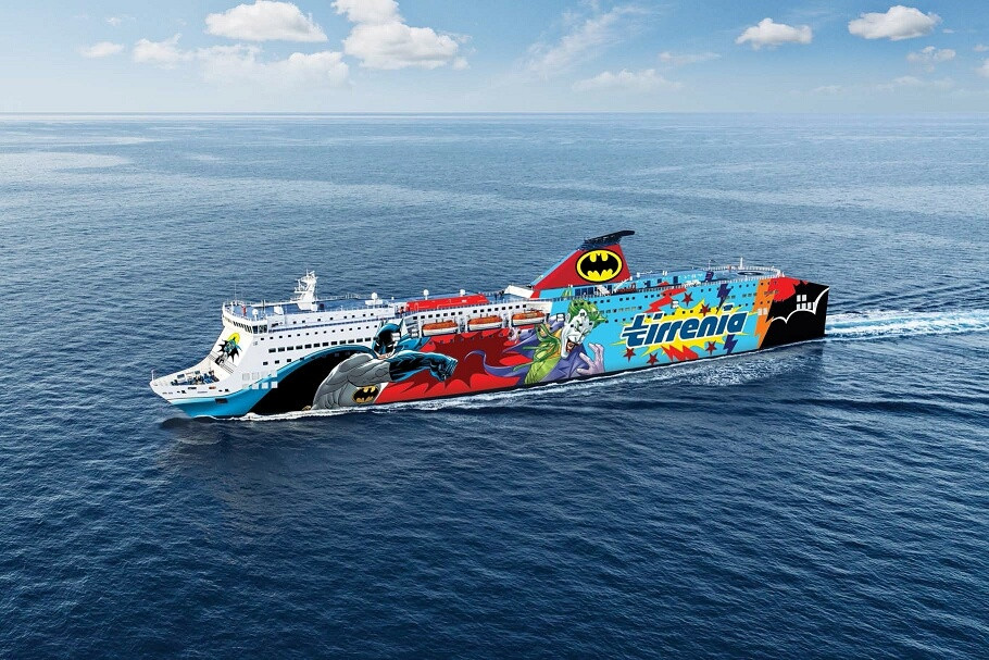 I SuperEroi DC sulle navi della flotta Tirrenia