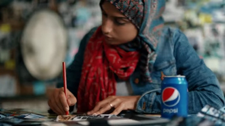 Pepsi si scusa e ritira lo spot con protagonista la super model Kendall Jenner