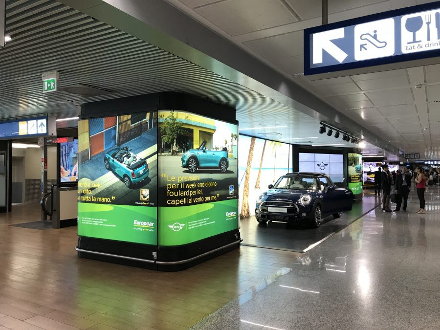 Europcar Italia e MINI all’aeroporto di Roma Fiumicino per promuovere il noleggio della MINI Cabrio