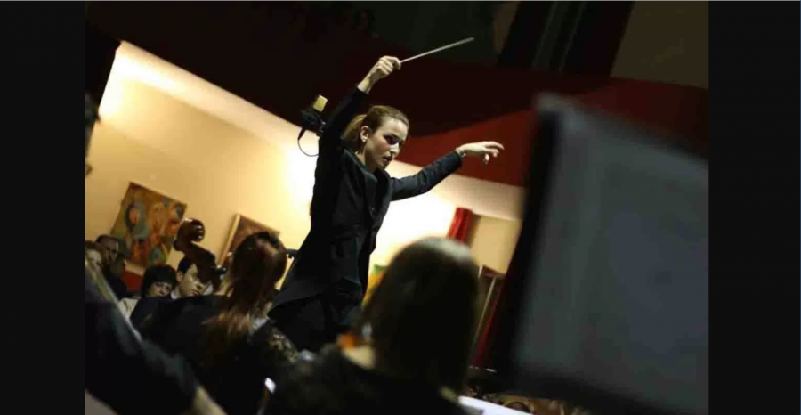 Beatrice Venezi è insieme a Opinion Leader per affermare: la musica classica non è per persone antiquate