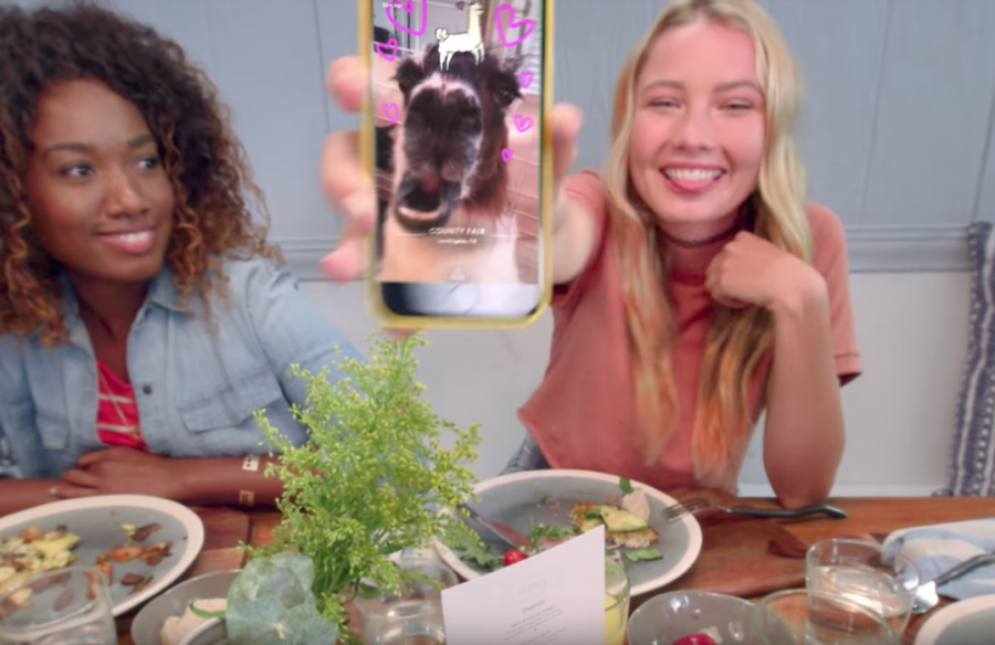 Snapchat lancia Context Cards, una funzione di ricerca location-based