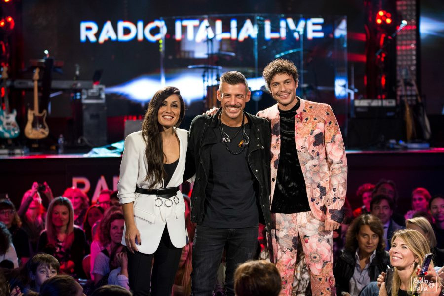 Questa sera alle 21:10 Francesco Gabbani è protagonista a Radio Italia Live