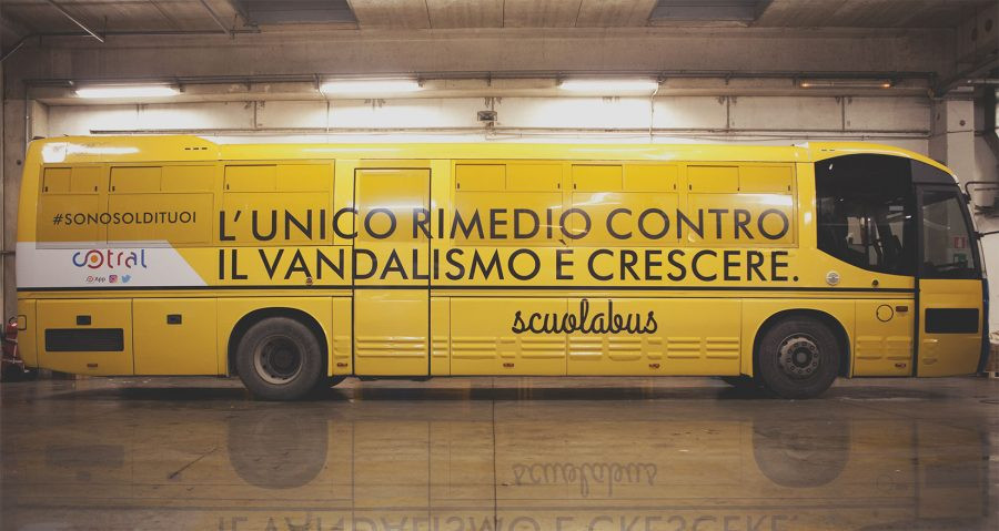 SuperHumans trasforma i bus Cotral in Scuolabus per combattere il vandalismo