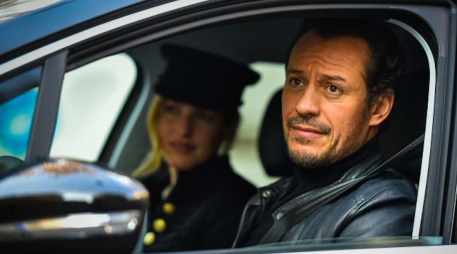 Stefano Accorsi è alla guida della Peugeot 208 con Havas Milano e Mediacom