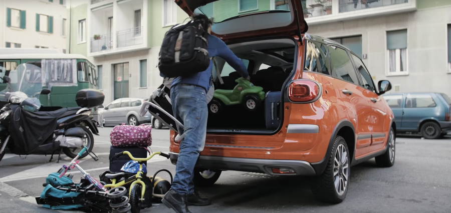 L’agenzia Bcube e Fiat 500L portano The Pozzolis Family in vacanza