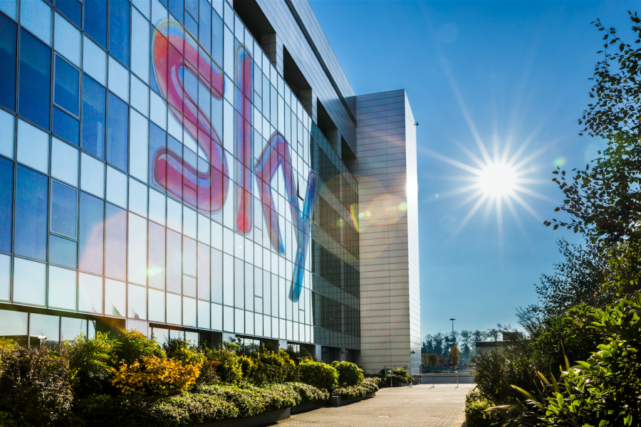 Il destino di Sky verrà definito entro il prossimo weekend: è battaglia tra Fox e Comcast