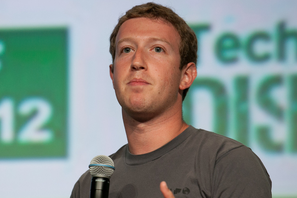 Facebook aumenta il focus sui fronti privacy e messaggistica