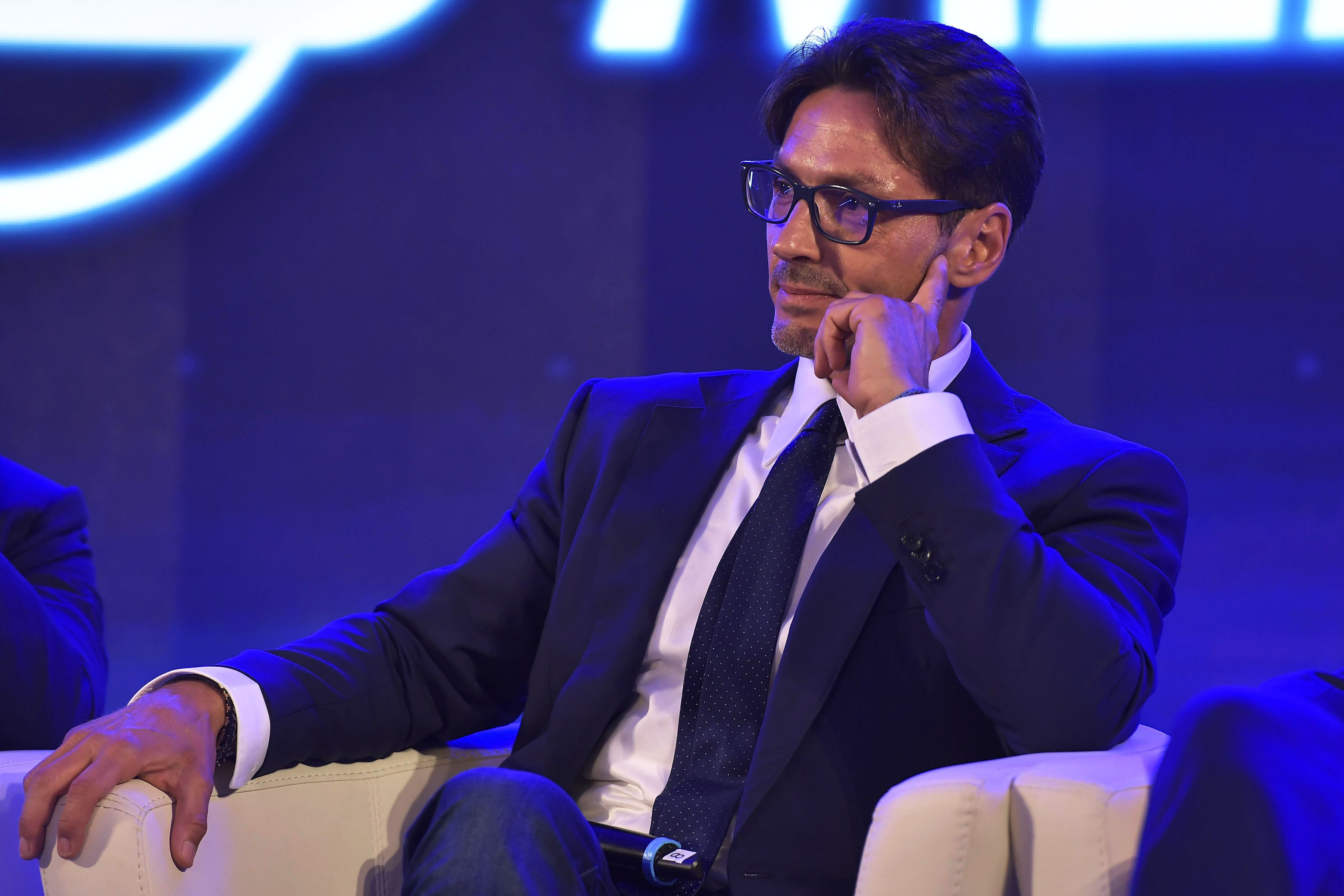 Stop a MFE anche dal Tribunale di Amsterdam, ma Mediaset continua a ristudiare il progetto, mentre Vivendi attende domani la sentenza UE sulla legge Gasparri
