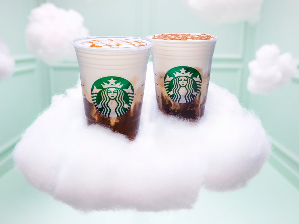 Starbucks presenta il Cloud Macchiato con Ariana Grande